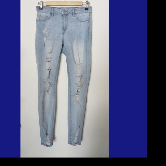 Curvy High-rise Jeggins AEO & Refuge Distressed - Picture 9 of 13